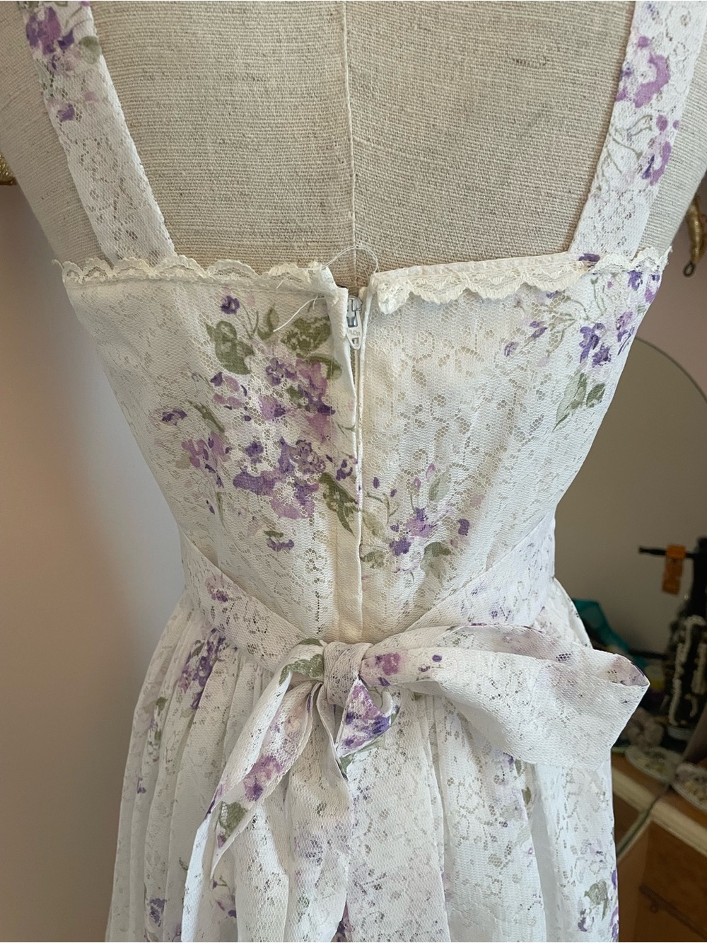 Vintage 1970s Lavender and White Lace Floral Maxi Garden Party Bridesmaid Dress - Picture 4 of 11